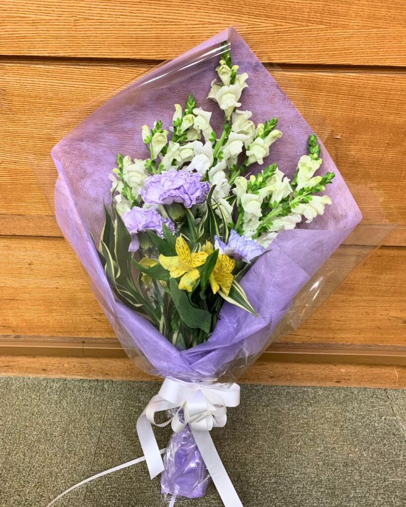 お棺の上に手向けられるご出棺花束です。