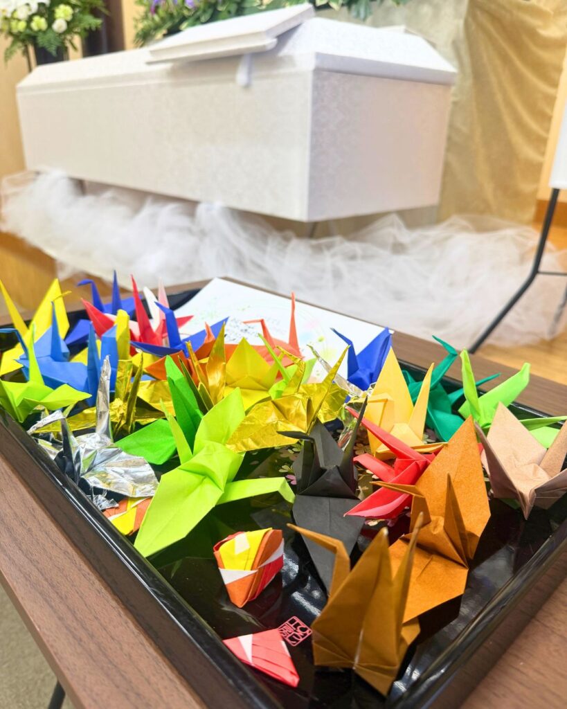 ご家族みんなで鶴を折り、お手紙を書いてくださいました。